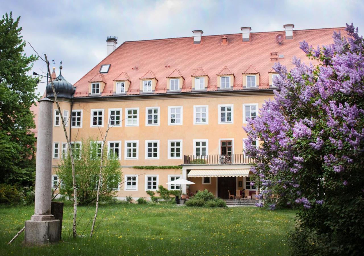 Naturschlosshotel Blumenthal Aichach Exterior photo