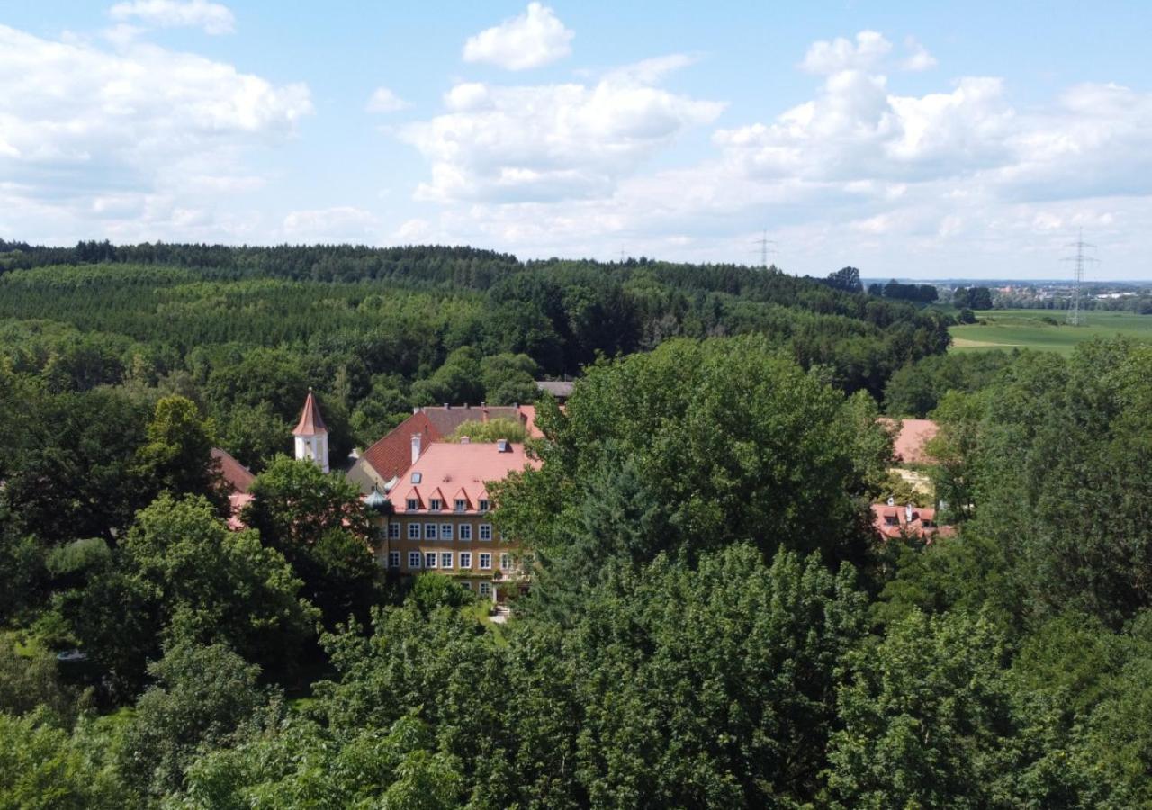 Naturschlosshotel Blumenthal Aichach Exterior photo